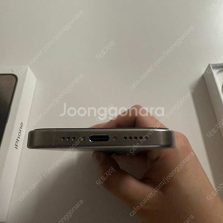 아이폰15프로 내츄럴 티타늄 256기가 팝니다--3