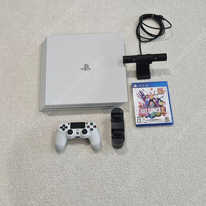 PS4 PRO 7117B 화이트 + 카메라 18만원