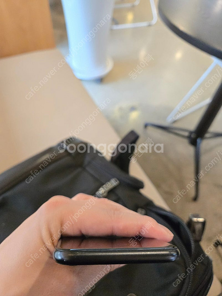 아이폰 se2 64기가 팝니다--2