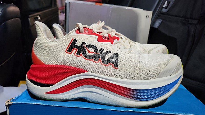 호카 스카이워드×255--0