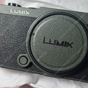 파나소닉 루믹스S9 (Lumix S9) + 2060 렌즈킷 판매 합니다.