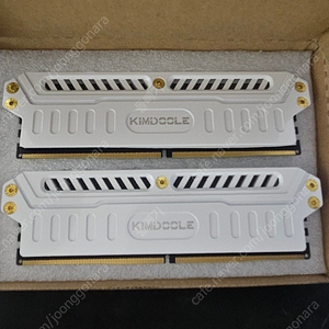 KLEVV 흑금치 A다이 DDR5 16*2 32G + 김둘레 방열판 판매합니다.