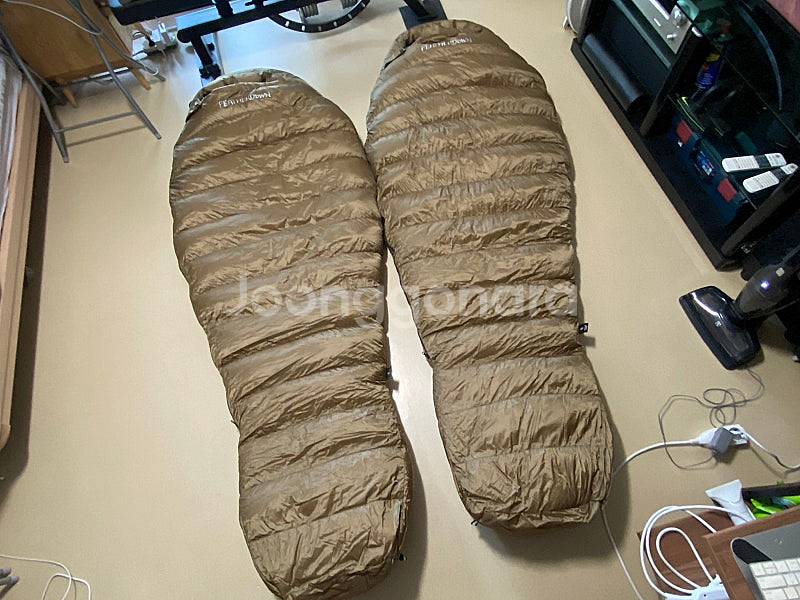페더다운 구스다운 침낭 제품 2개, 침낭걸이 포함 13...--0