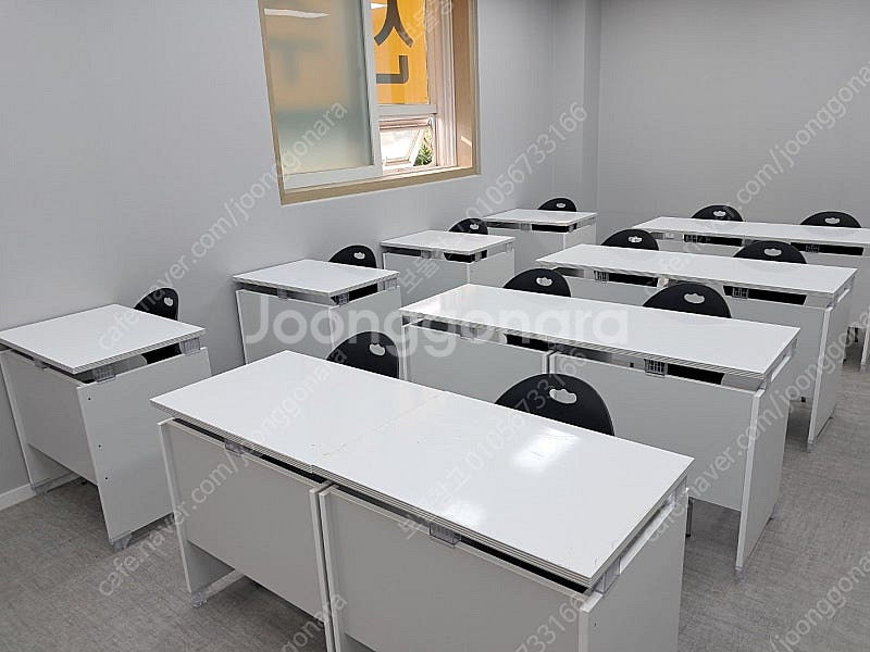 학원책상 요즘 기본 W700xD500짜리 (의자도 있어...--0