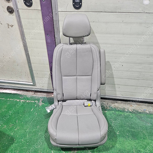 [GW] 더뉴카니발 올뉴카니발 2018년 회색 3열 조수석 시트 ISOFIX 십자가죽패턴