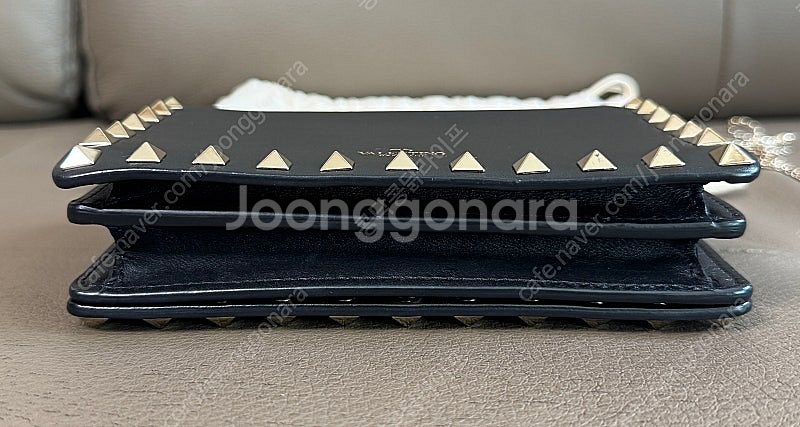 발렌티노 카프스킨 락스터드 체인 파우치 미니 크로스백--4