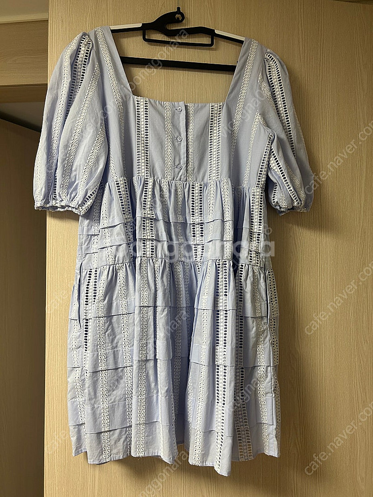 마쥬 펀칭 아일렛 원피스 팝니다--4
