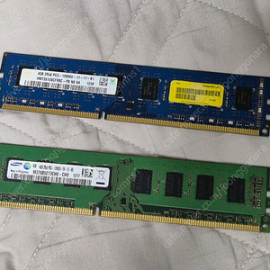 DDR3 4GB 램 두장