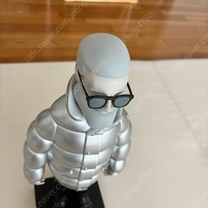 몽클레어 크레이그 코스텔로 Mr Moncler 피규어