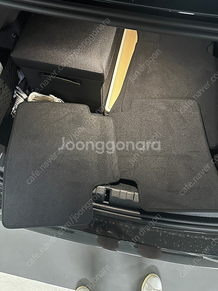 BMW 320i g20 신형 순정 발매트 사용X 판매합...--1