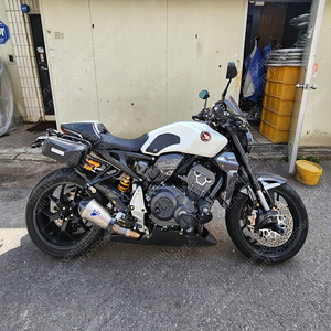 CB1000R