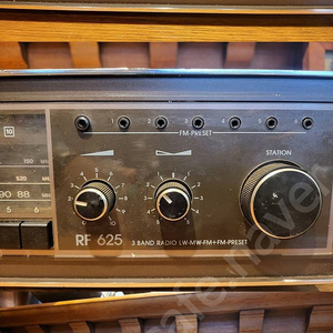 빈티지 Grundig RF 625 라디오 입니다.