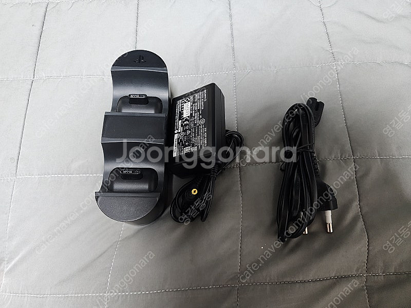 [팝니다] PS4 PRO 1TB 플스4 프로 + 게임 + 주변기기--5