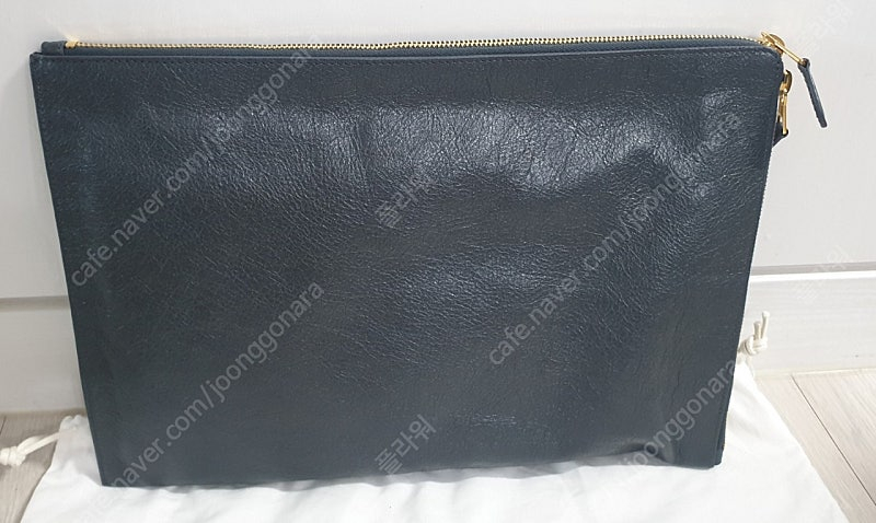 [정품] 발렌시아가 클러치 판매합니다--2