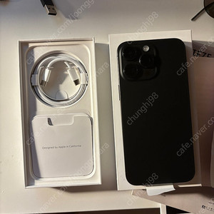 아이폰 15 프로 맥스 블랙티타늄 256기가 iphone 15 pro max 256gb 완전 신품 애플케어플러스 구성품 모두있음 판매합니다.