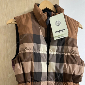 버버리 구스다운 패딩 베스트 사이즈 s (Burberry Check Puffer Gilet)