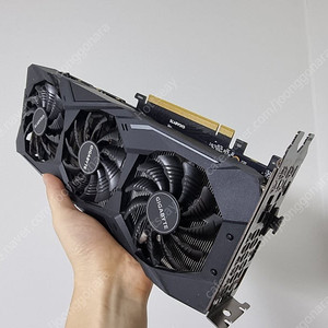 기가바이트 rtx2070 3팬 팝니다