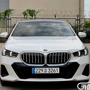 BMW [BMW]5시리즈 (G60) 530i xDrive M 스포츠 2024 년 중고차◆전액할부◆중고리스◆여유자금◆