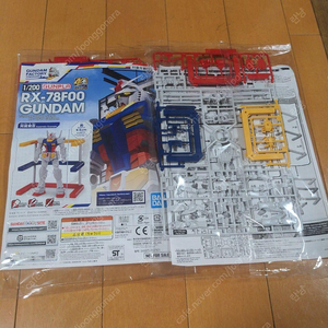 요코하마 건담팩토리 1/200 RX-78F00 킷판매합니다.