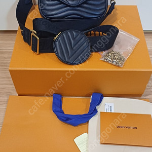 루이비통 뉴웨이브 멀티 포쉐트