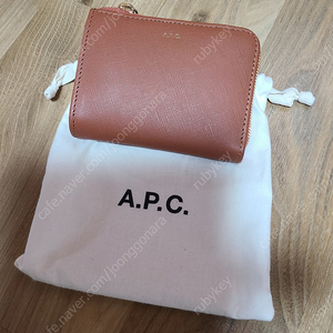 A.P.C 아페쎄 Veau Calf 가죽 반지갑