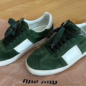 발렌티노 신발 스니커즈 VALENTINO 40.5 정품 발렌시아가 독일군 생로랑 마르지엘라 구찌 톰브라운