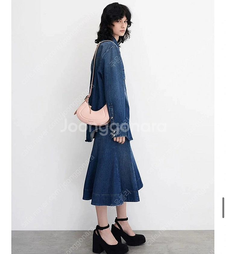 (미개봉 새상품) 한소희 찰스앤키스 페트라 커브 숄더백--4