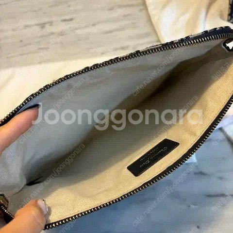 디올 트래블파우치--3
