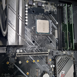 [광주] Asrock X570 팬텀 게이밍 4 보드 + 옆판 없는 3rsys J700케이스