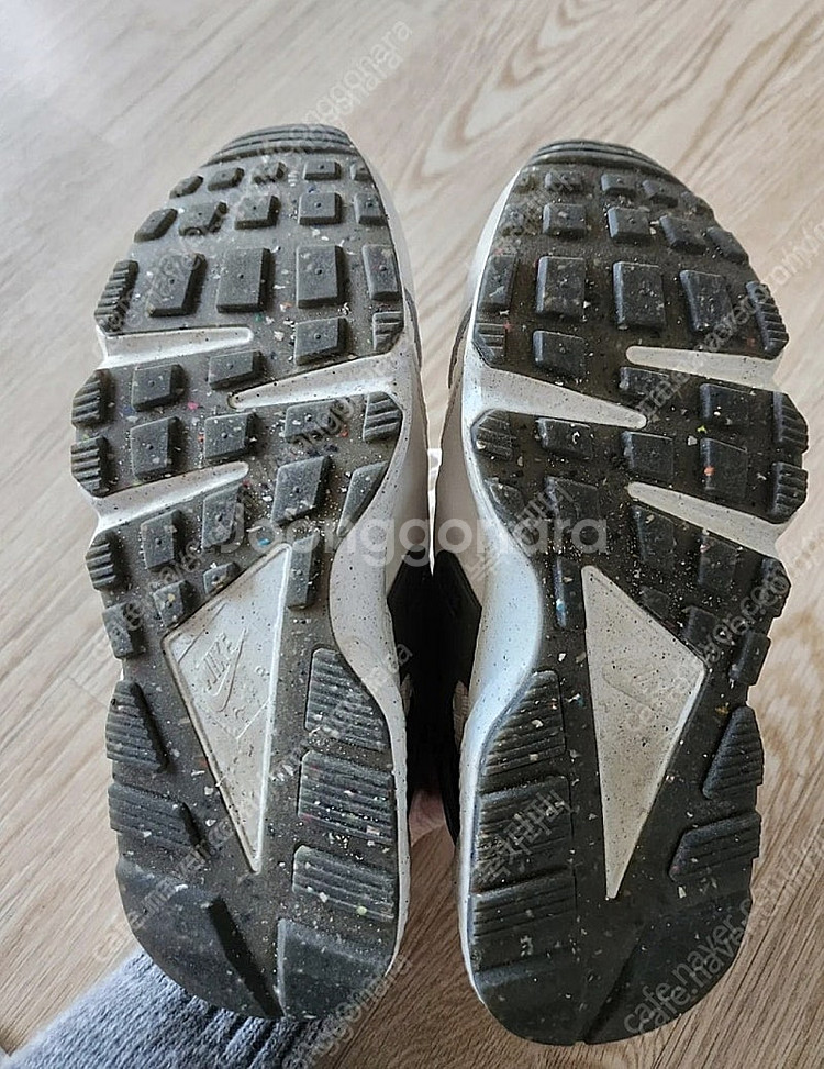 나이키 레어템 !!!!235 사이즈 여성 에어허라치 크...--2