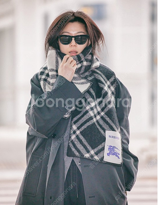 버버리 전지현 버버리 체크 울 스카프 블랙 머플러 80...--4