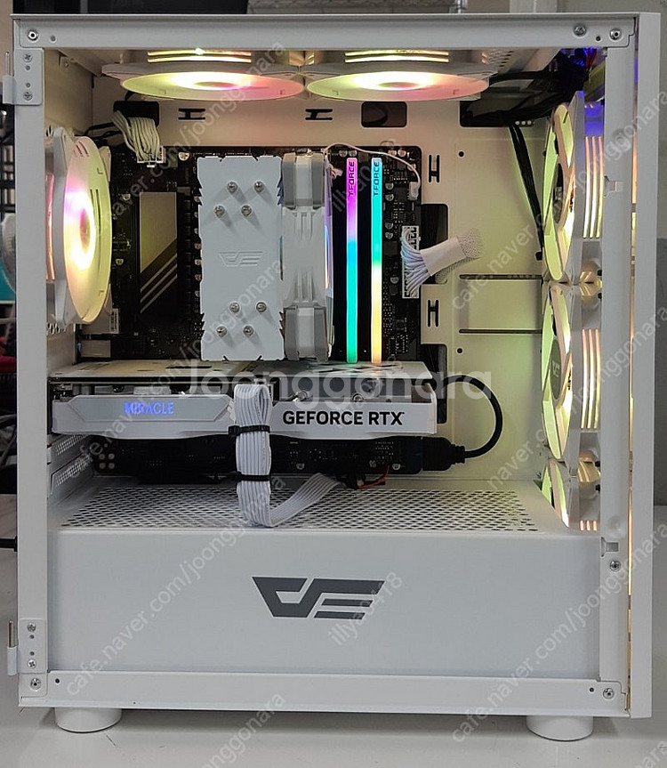 RTX4060 7500F 화이트 게이밍 컴퓨터--0
