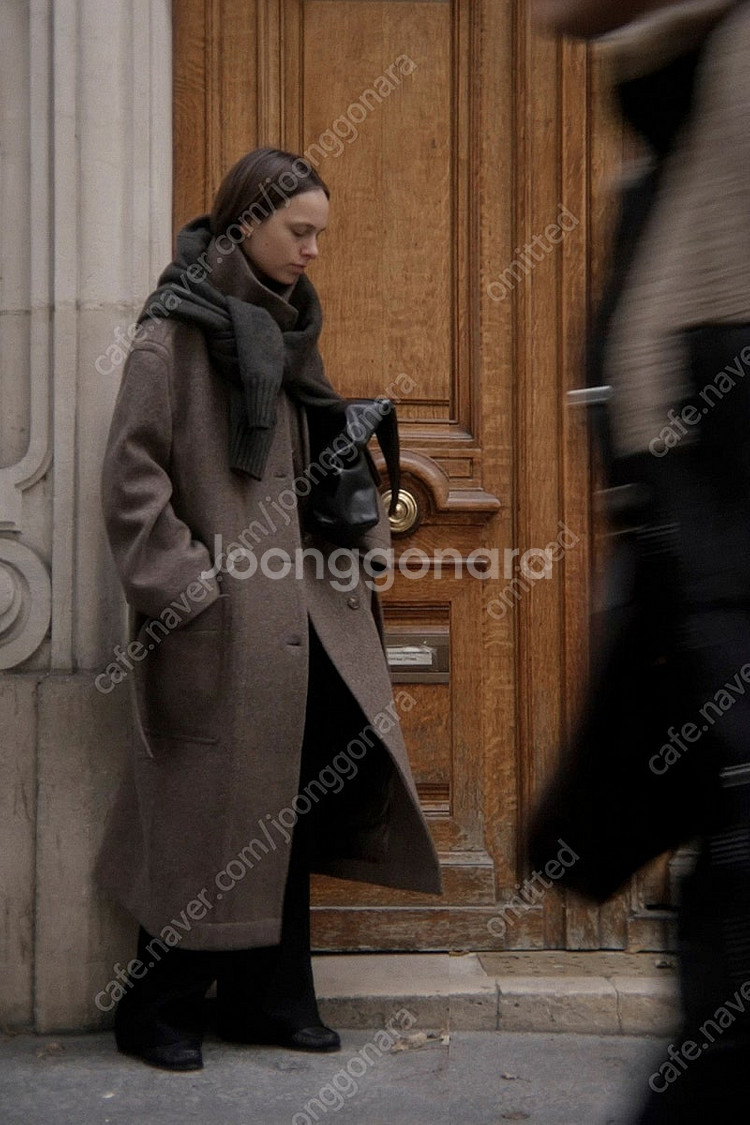 Finne 하이넥 로브 코트 브라운--5