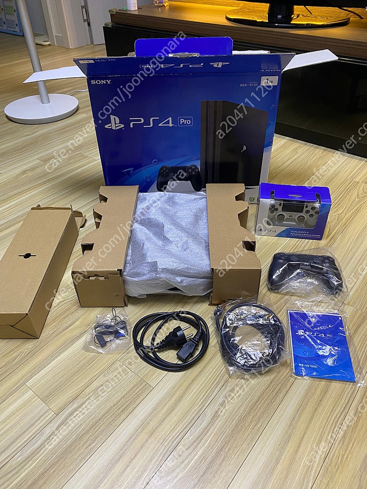 플스4프로 1테라 2인셋 12개타이틀포함 팝니다--1