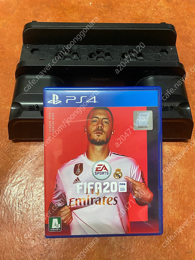 플스4프로 1테라 2인셋 12개타이틀포함 팝니다--3