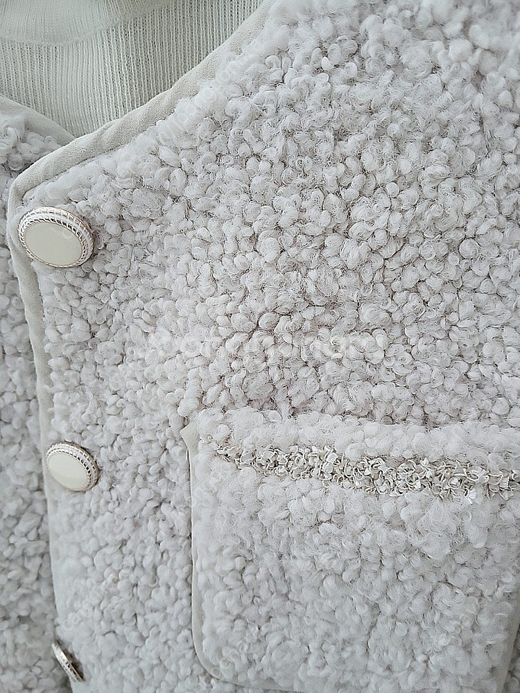 플라스틱 아일랜드 뽀글이 무스탕 새상품 70000(정가 159000)--2