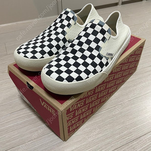 [미착용 새제품] VANS COMFYCUSH ONE CHECKERBOARD MARSHMALLO 반스 컴피쿠시원 체커보드 마시멜로 (VN0A45J5Q40)사이즈 9.5 (275mm)