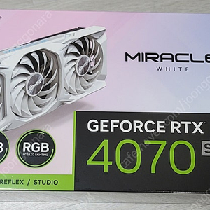 이엠텍 rtx4070super 미라클 화이트 미개봉 팝니다