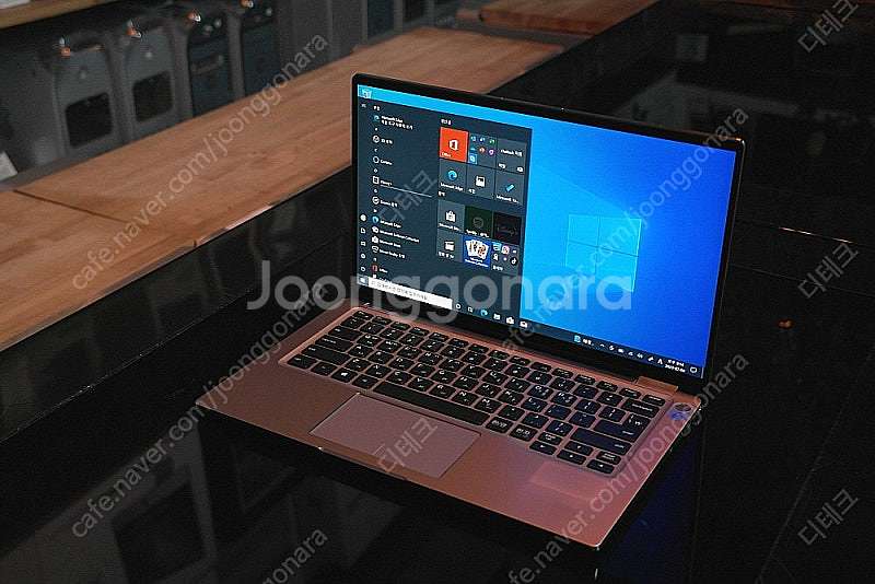 DELL P110G/ Latitude 7400 2in1...--0