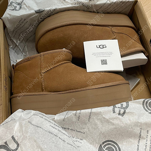 [새상품] ugg 어그 클래식 울트라 미니 플랫폼 us6 (230)