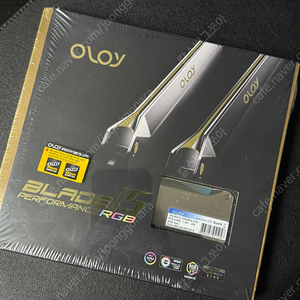 OLOy DDR5-5200 CL36 BLADE RGB 16G (8gx2) 팝니다.