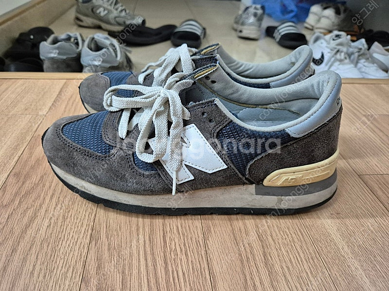 뉴발란스990v1 네이비 255사이즈--1