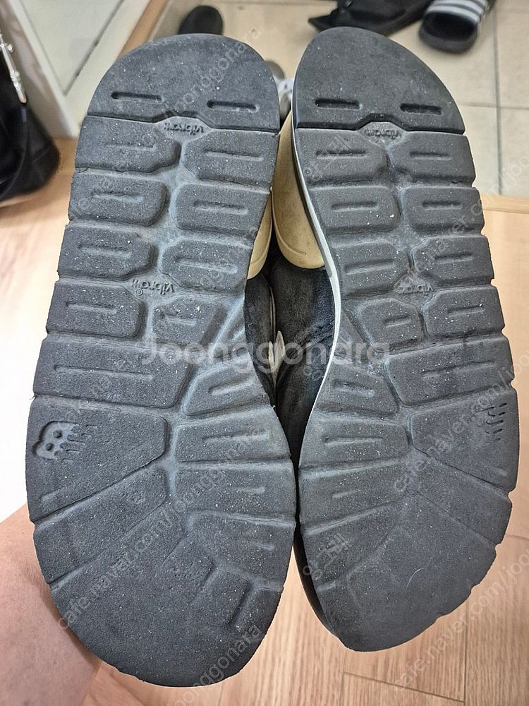 뉴발란스990v1 네이비 255사이즈--4