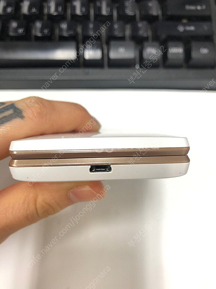 183664 SK 와인스마트 폴더폰 화이트 A급 4GB...--5