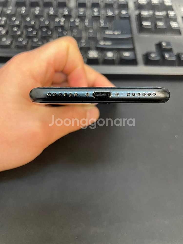 아이폰SE3 블랙 256GB 가성비좋은 중고21만팝니다...--5