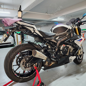 21년식 S1000R 스페셜컬러 판매합니다.