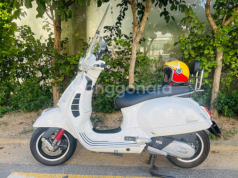 2021년식 베스파 GTS125 ABS 화이트--0