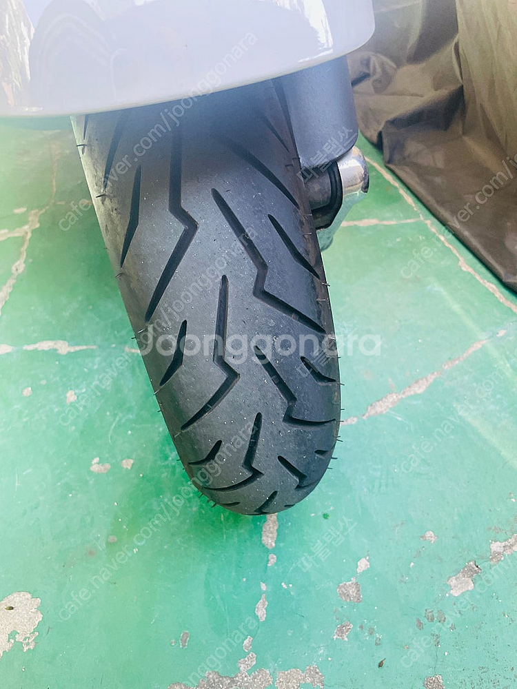2021년식 베스파 GTS125 ABS 화이트--5