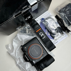 소니 A1 , FX3 , A7CR , A7 , SEL2870 , ECM-B10 외장마이크 , SEL35F14Z 35.4 Zeiss 디스타곤 , NP-FZ100 정품배터리 , 터프