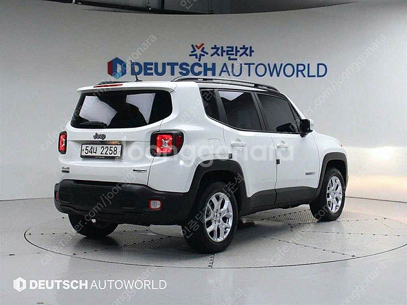 지프레니게이드 2.0 디젤 론지튜드 AWD 기본형 (5...--1